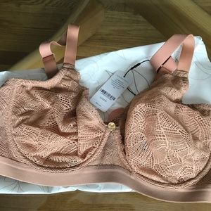 Understance nude lace bra 32 DDD.  Nwt
